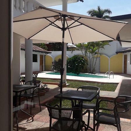 Hotel Casa Jardin Асунсьон Экстерьер фото